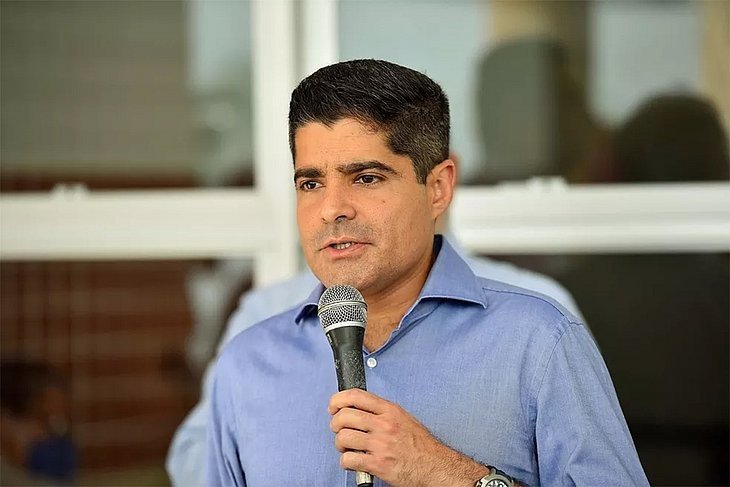 “Fuga” de ACM Neto de debate da Band vira assunto nacional