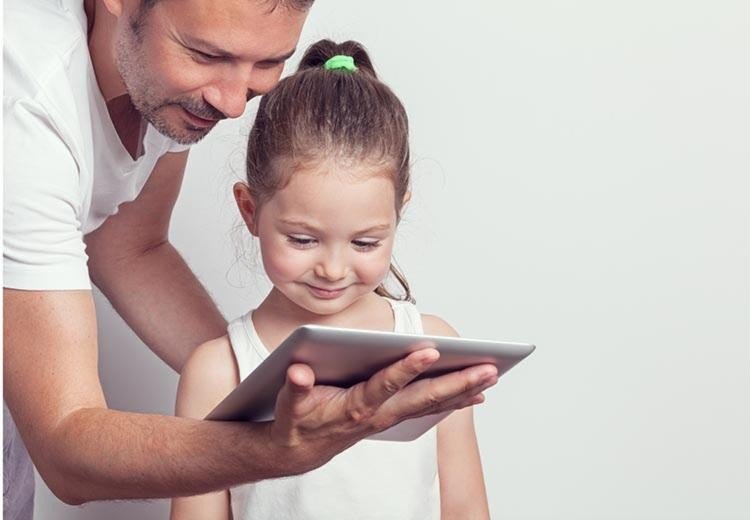 Crianças devem ser orientadas por psicopedagogos sobre novas tecnologias