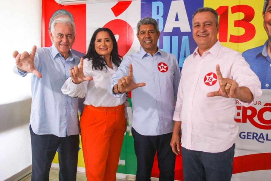 Prefeitos e prefeitas dos 27 territórios se reúnem com Jerônimo