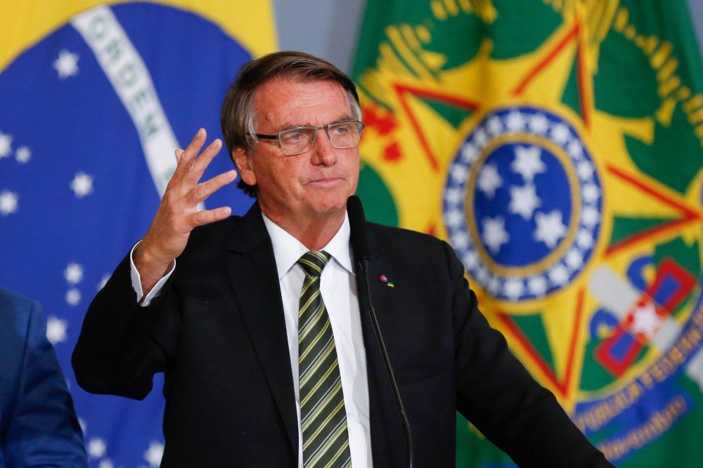 Bolsonaro emite sinais de que pode propor barganha com TSE