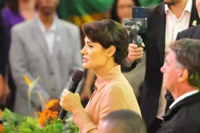 Frente inter-religiosa publica nota de repúdio a Michelle Bolsonaro