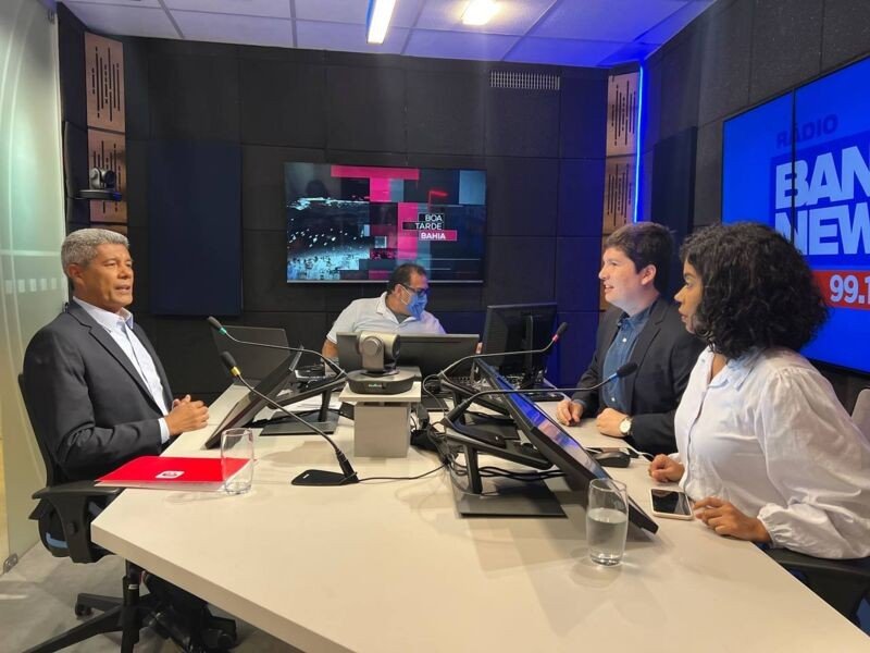 Jerônimo garante ampliação do programa “Dignidade Menstrual”