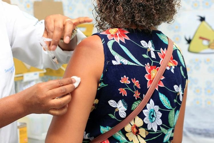 Vacinação contra gripe começa na segunda-feira em todo o País