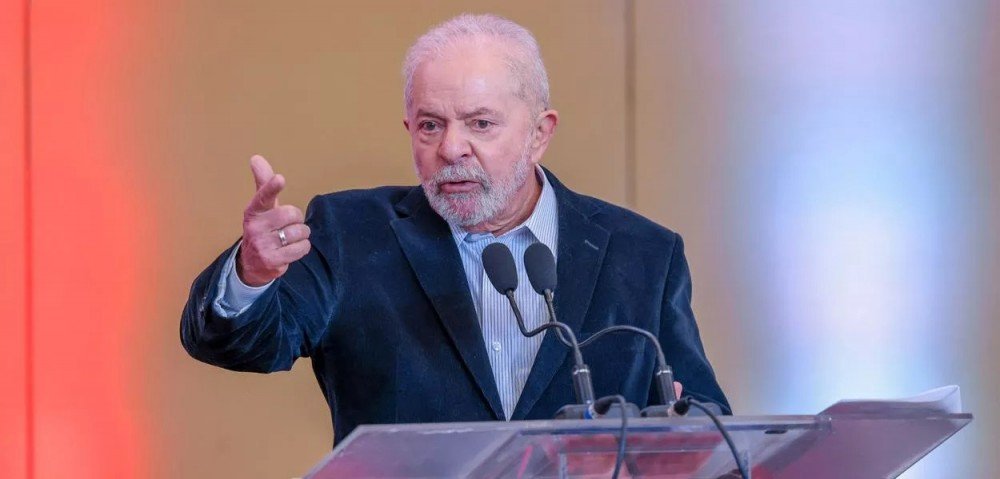 Após quase dez anos de massacres, Lula volta à Globo como líder nas pesquisas e esperança na luta contra o fascismo