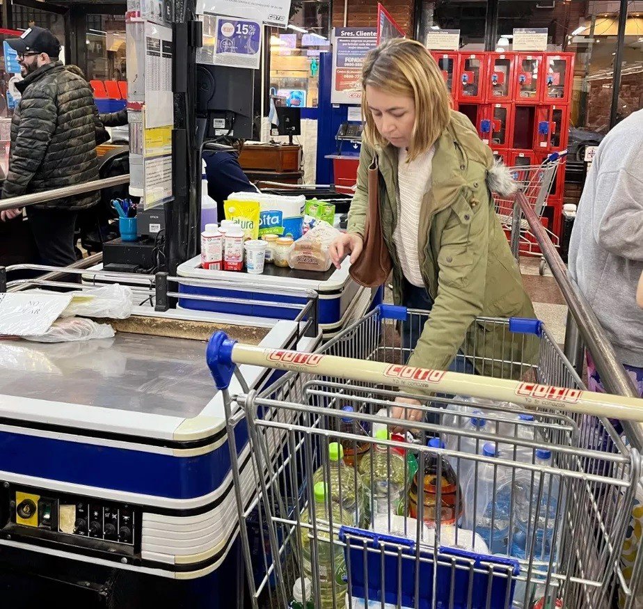 Vivi para contar: ‘Viver na Argentina da inflação sem controle é sufocante, mas não é uma nova Venezuela. Ainda’