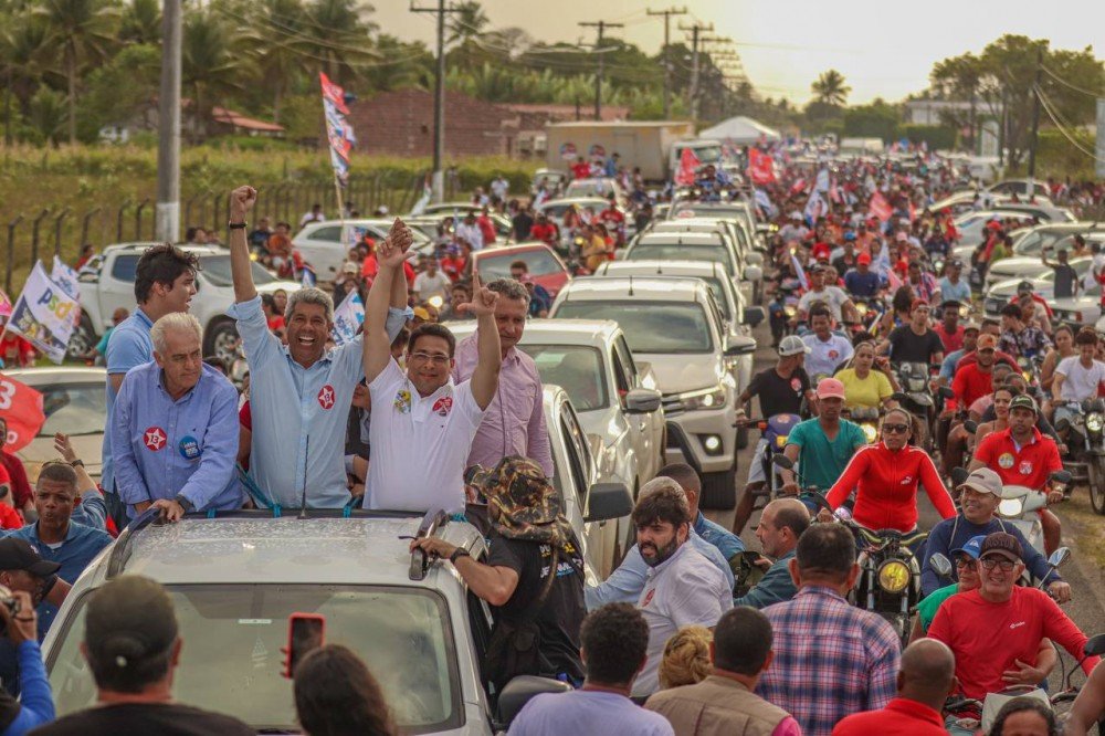 Jerônimo agradece manifestações de apoio em visita a cidades do Litoral Norte e Agreste Baiano