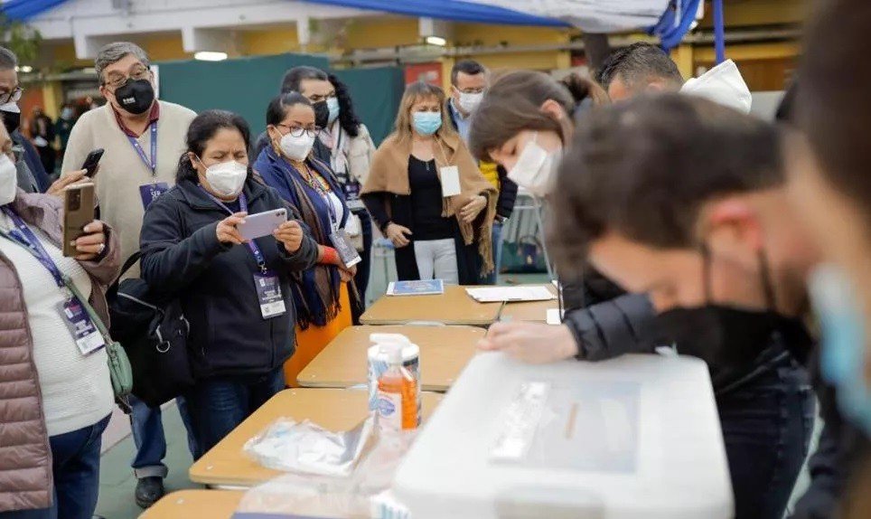 Em plebiscito, Chile rejeita nova Constituição com ampla margem