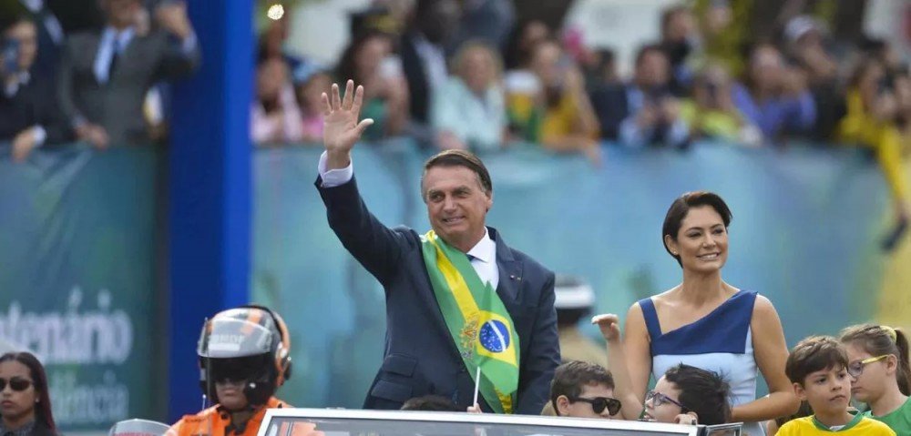 TSE dá 5 dias para Bolsonaro apresentar defesa sobre abuso de poder no 7 de Setembro