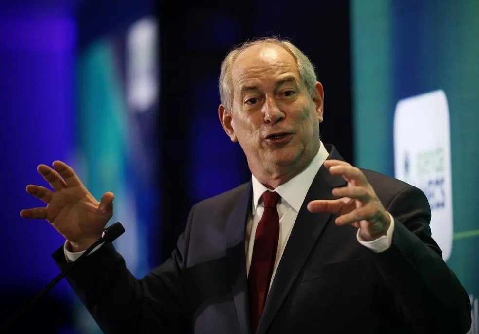 Rachado, PDT discute 'neutralidade' em 2º turno entre Lula e Bolsonaro