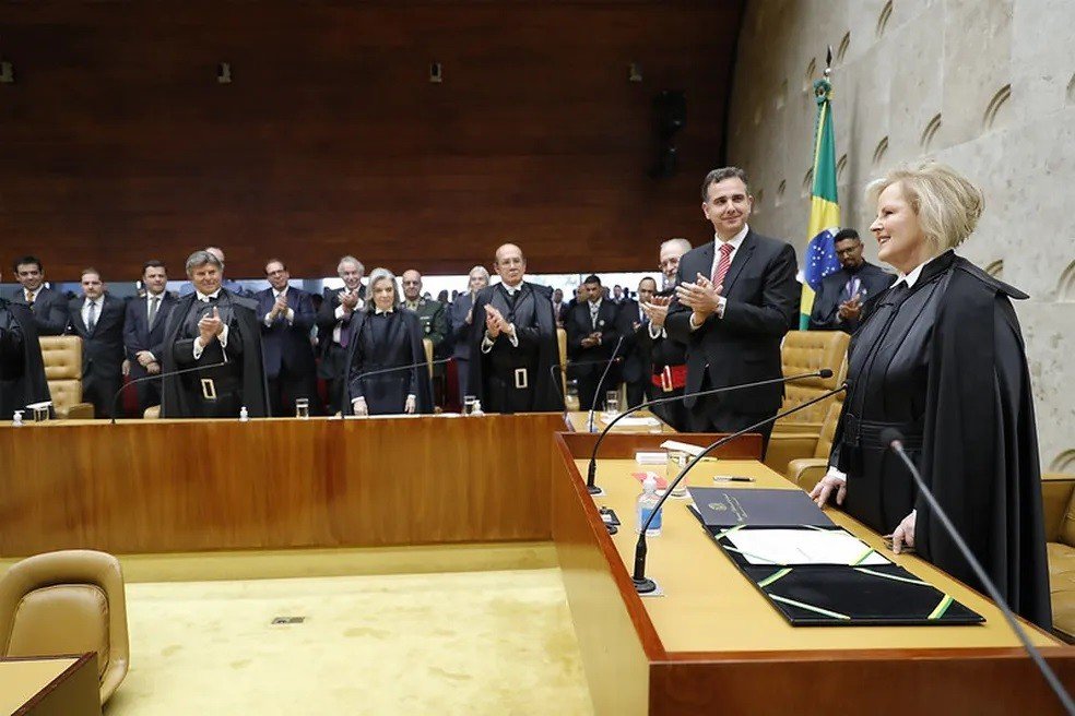 Rosa Weber manda recado a Bolsonaro: 'Que não se cogite descumprir ordem judicial'