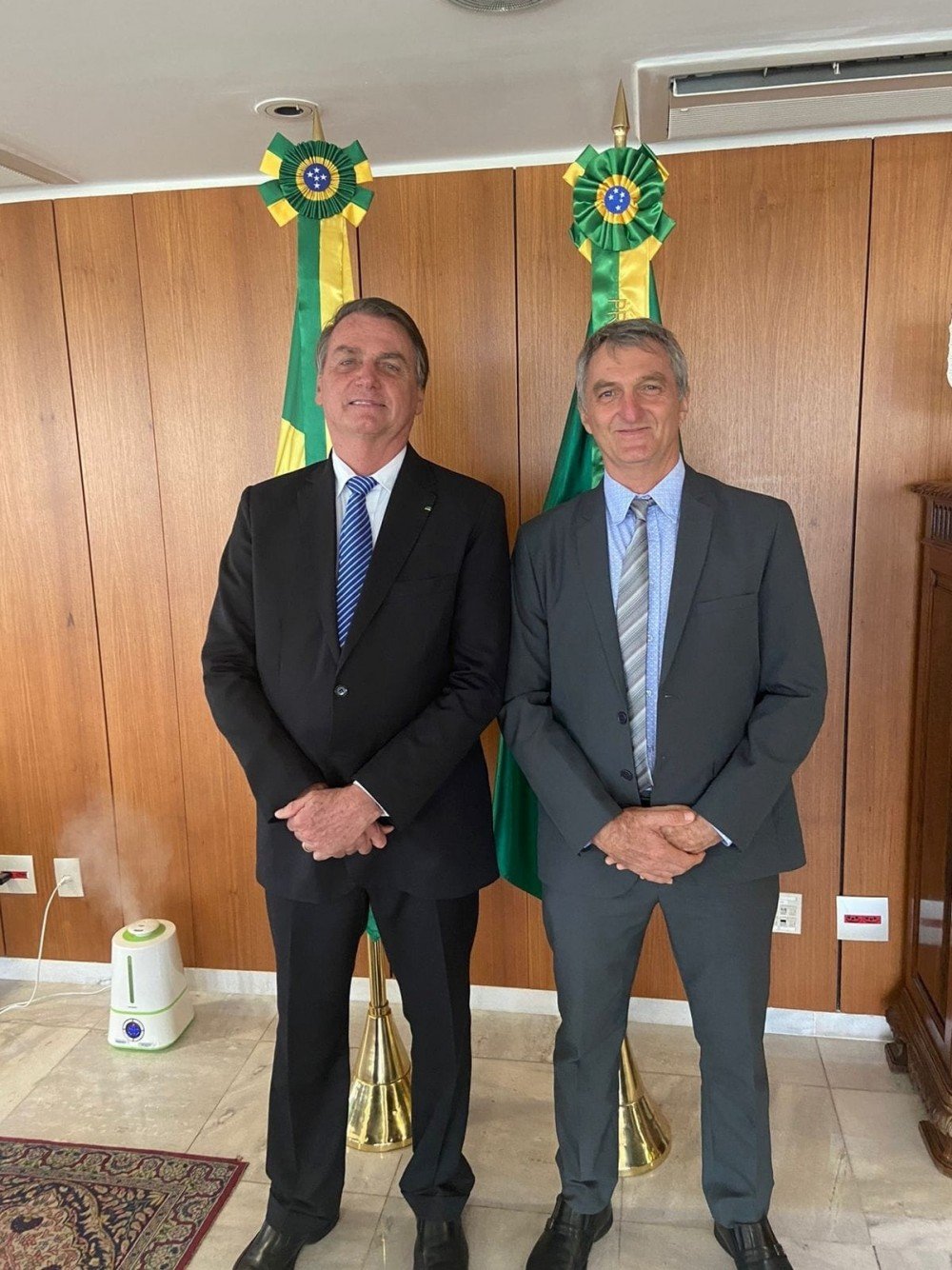 Caixa libera R$ 29,6 milhões para cidade pequena logo após pedido de irmão de Bolsonaro