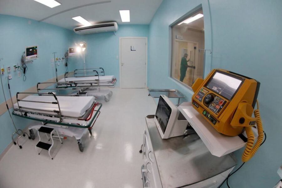 Rui Costa inaugura hospital de atendimento especializado para homens