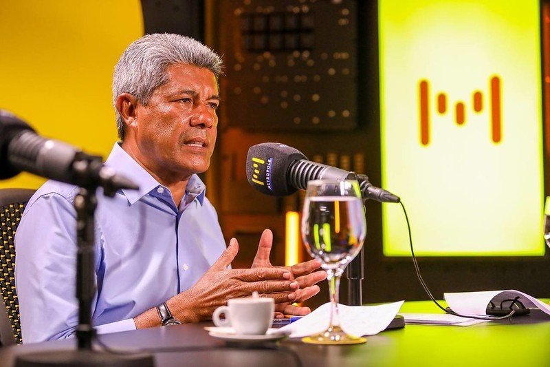 Pesquisa revela plano de adversários para manchar imagem de Jerônimo Rodrigues, dizem aliados do petista