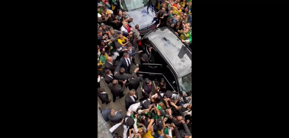 PT avalia acionar TSE contra discurso eleitoral do atual presidente em Londres