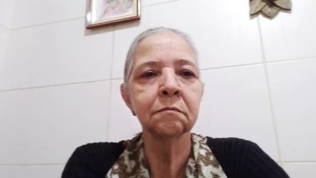 'Vacinar é essencial para que seu filho tenha uma vida normal', diz sobrevivente da poliomielite