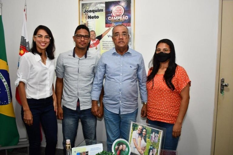 Novos servidores da Prefeitura de Alagoinhas tomam posse