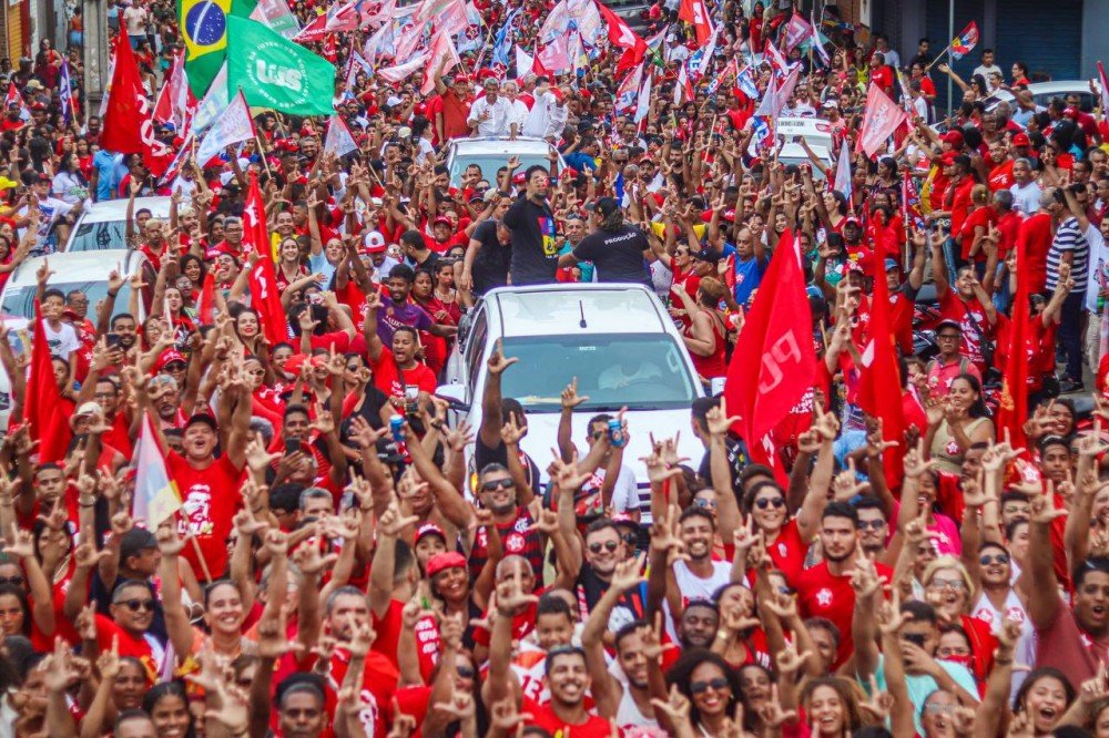 Jerônimo garante investimentos em educação e criação de oportunidades para os jovens