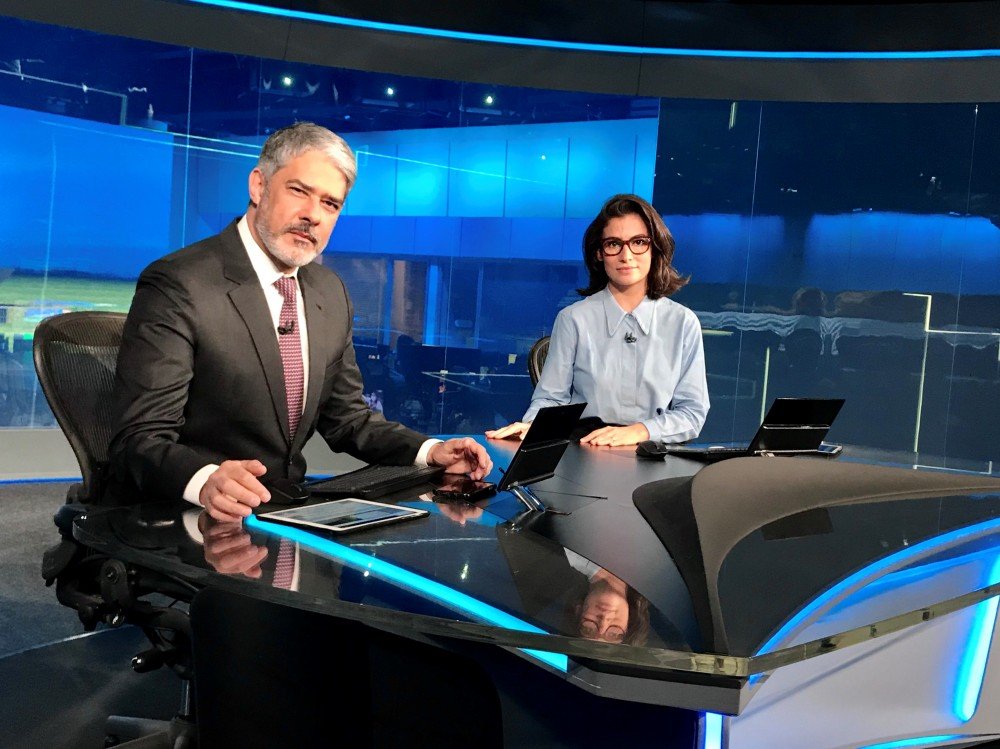 Em ato no Alemão, Lula promete comitês populares para debater políticas públicas nas favelas