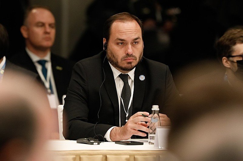 Campanha de Lula se reúne com Moraes e pede desarticulação de rede de fake news