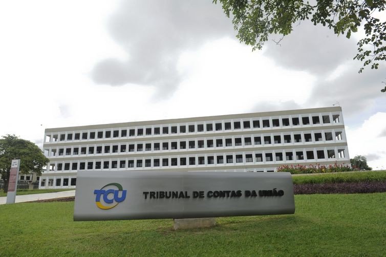 TCU recomenda suspensão do consignado do Auxílio Brasil