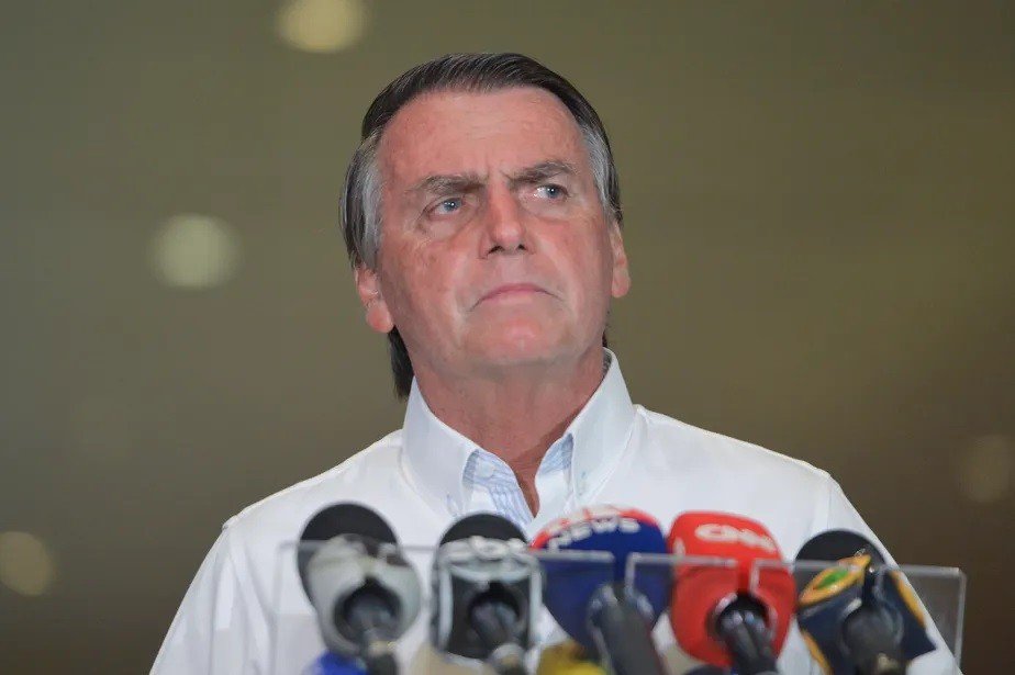 Bolsonaristas tentam melar eleição após demissão de servidor do TSE