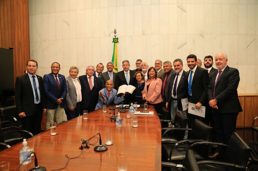 Em reunião com Arthur Lira, Jerônimo destaca importância do equilíbrio da Câmara dos Deputados para o país