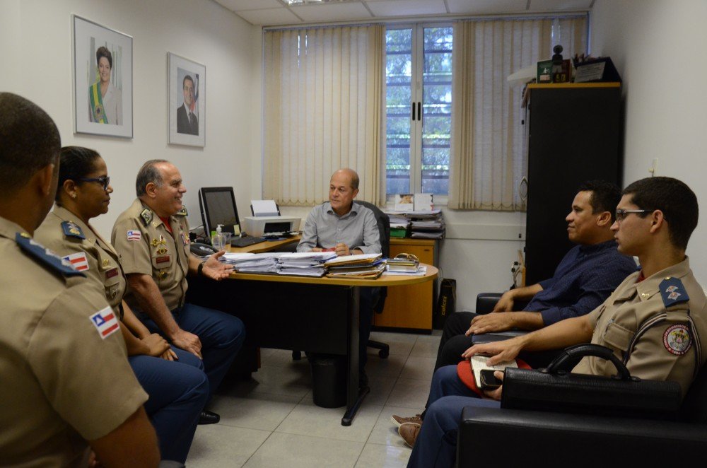 Deputado Joseildo recebe coronel Telles para tratar sobre desmembramento do Corpo de Bombeiros de Alagoinhas
