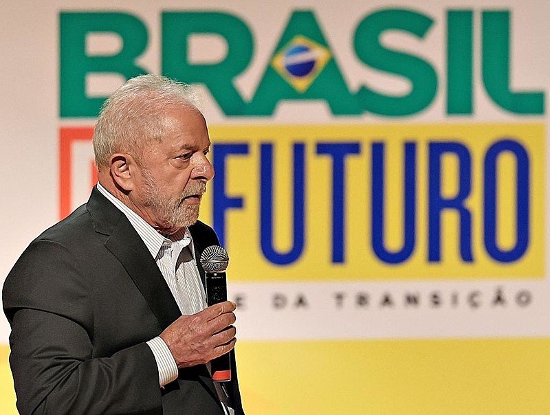 Desafios de Lula passam por garantir auxílios e aumentar salários
