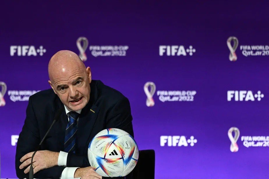 Presidente da Fifa sobre críticas à Copa no Catar: 'As pessoas vão assistir, talvez escondidas'