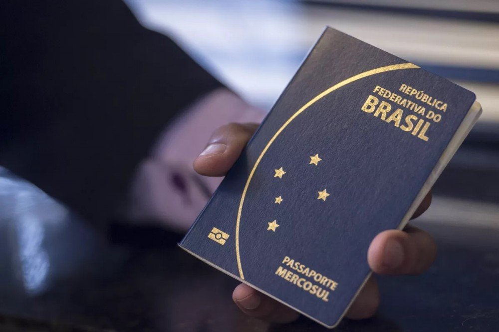 Economia promete R$ 37 milhões para PF retomar emissão de passaportes