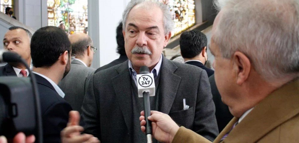 Grupo da Defesa da transição contará com ex-comandantes das Forças Armadas, diz Mercadante