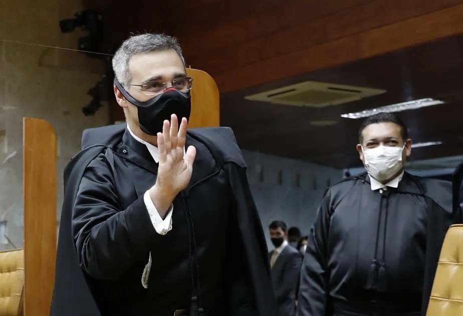 Indicados por Bolsonaro ao STF, Mendonça e Nunes Marques deverão ter posturas distintas no governo Lula