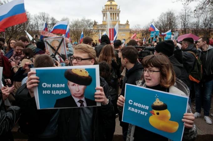 Mesmo eleito com 77% dos votos, Putin enfrenta onda de protestos na Rússia