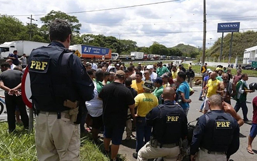 Fechar estrada para contestar eleição pode render 4 anos de prisão