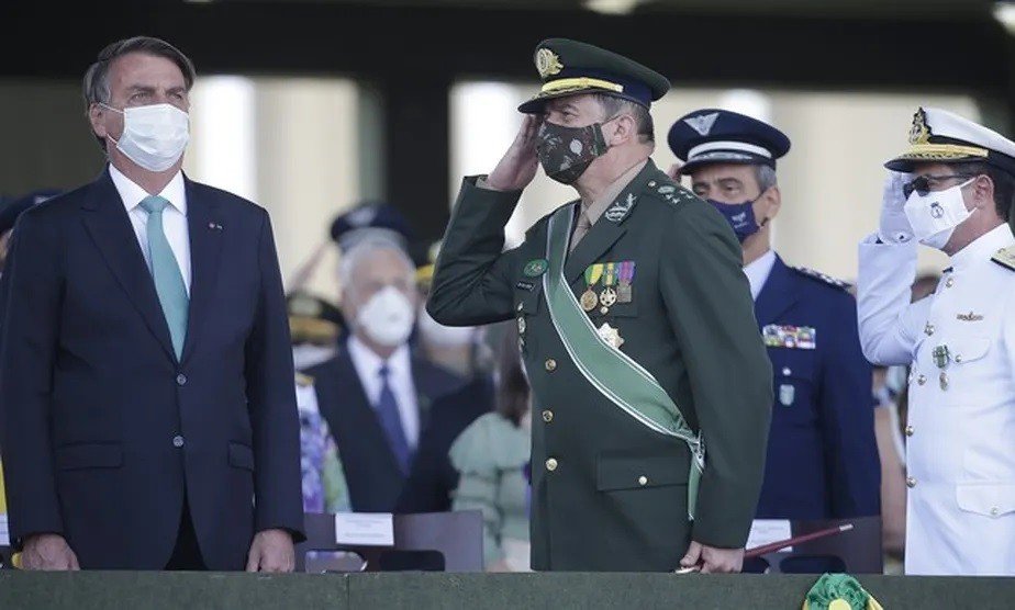 Transição discute o que fazer com os 8 mil militares nomeados no governo Bolsonaro