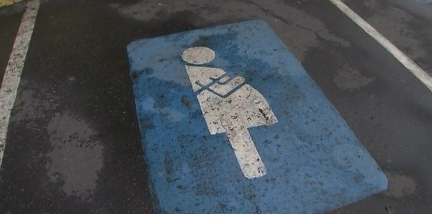 Estacionar em vaga de grávida gera multa de R$ 293; fiscalização começa hoje