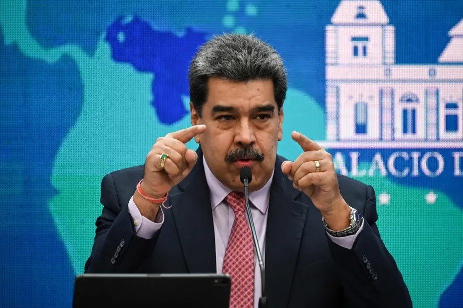 Lula quer convidar Maduro para posse, mas portaria de Bolsonaro impede entrada do venezuelano no país