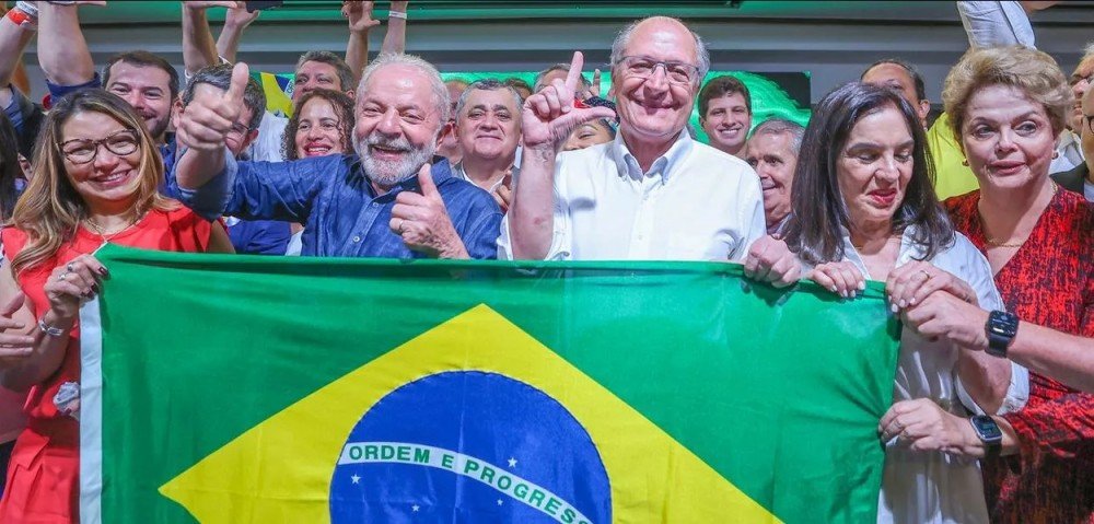 Diplomação de Lula e Alckmin no TSE é um marco histórico, afirmam parlamentares do PT
