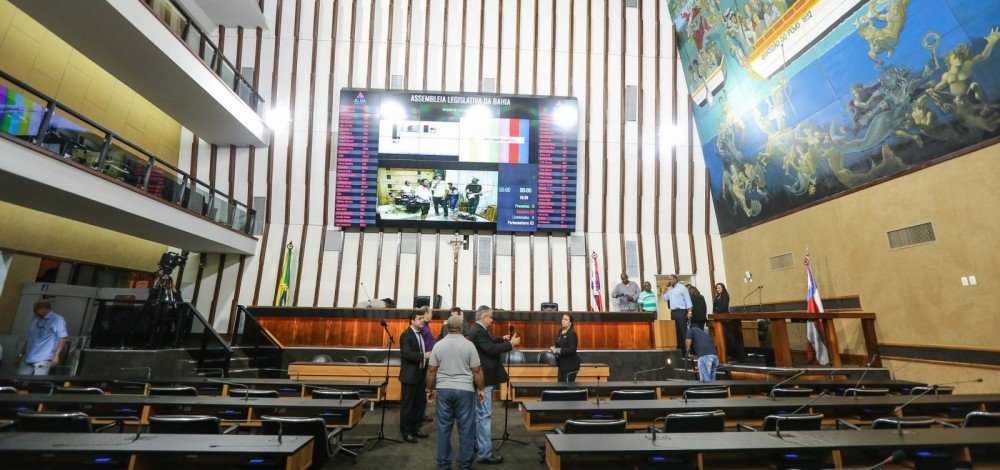 AL-BA aprova reforma administrativa de Jerônimo e empréstimo de 150 milhões de dólares