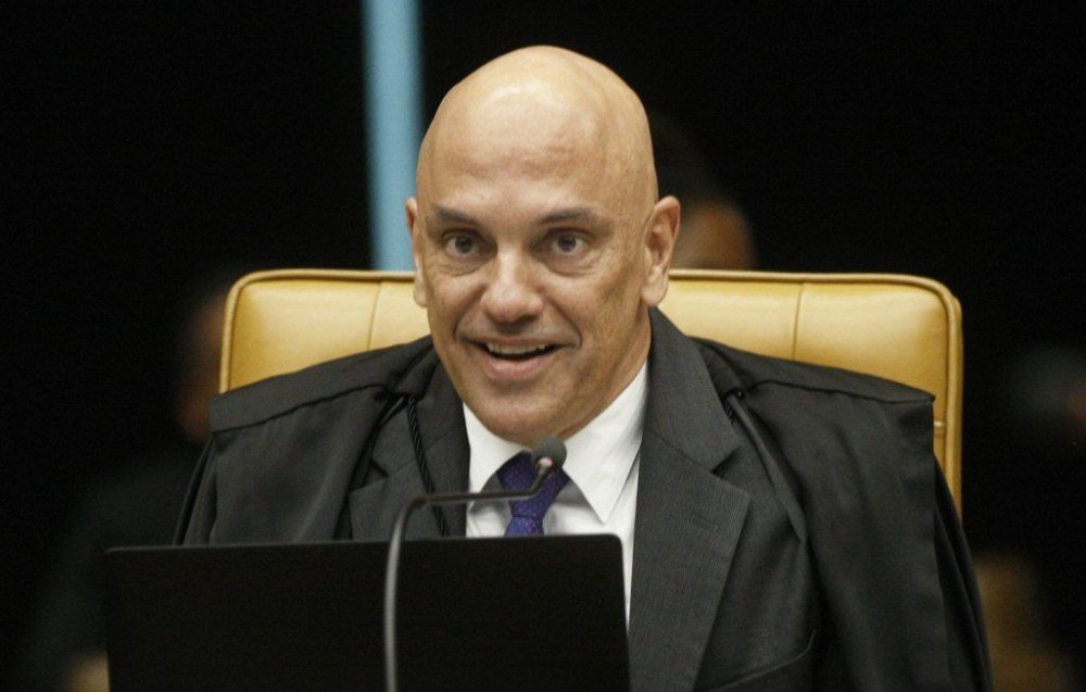 Moraes suspende registros de CACs e bloqueia 168 perfis bolsonaristas