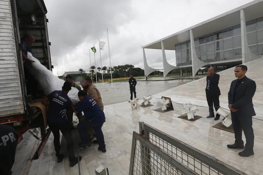 Apoiadores de Lula fazem últimos preparativos para ir à posse de carro, ônibus e até de carona
