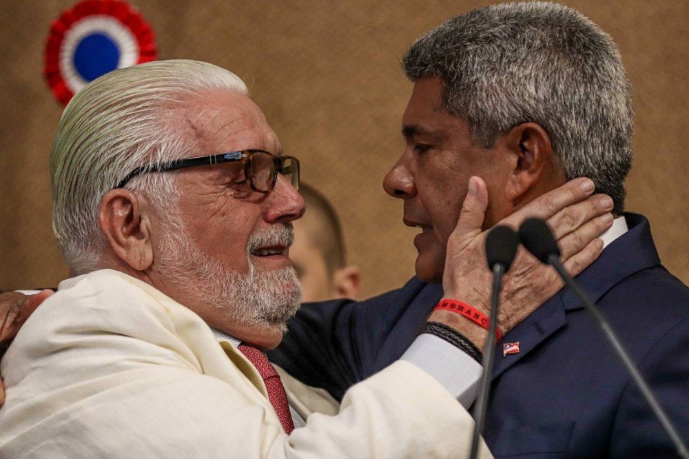 Em discurso de posse, Jerônimo afirma que combate à fome, pobreza e desemprego serão prioridades