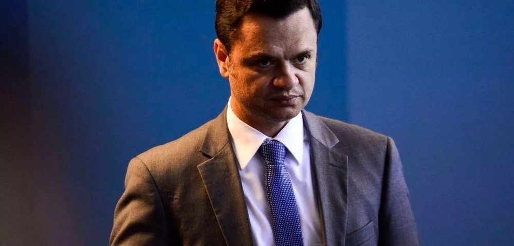 AGU pede prisão de Anderson Torres, ex-secretário de Segurança do DF que facilitou a ação de terroristas bolsonaristas