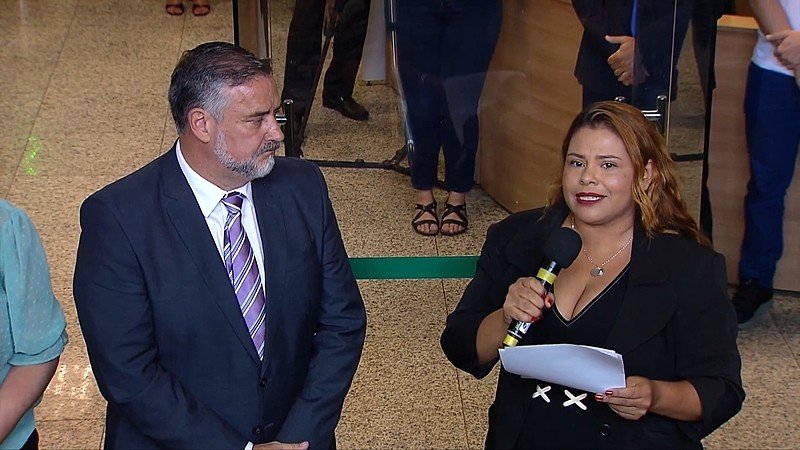 Perseguida por gestão bolsonarista, jornalista Kariane Costa assume presidência da EBC