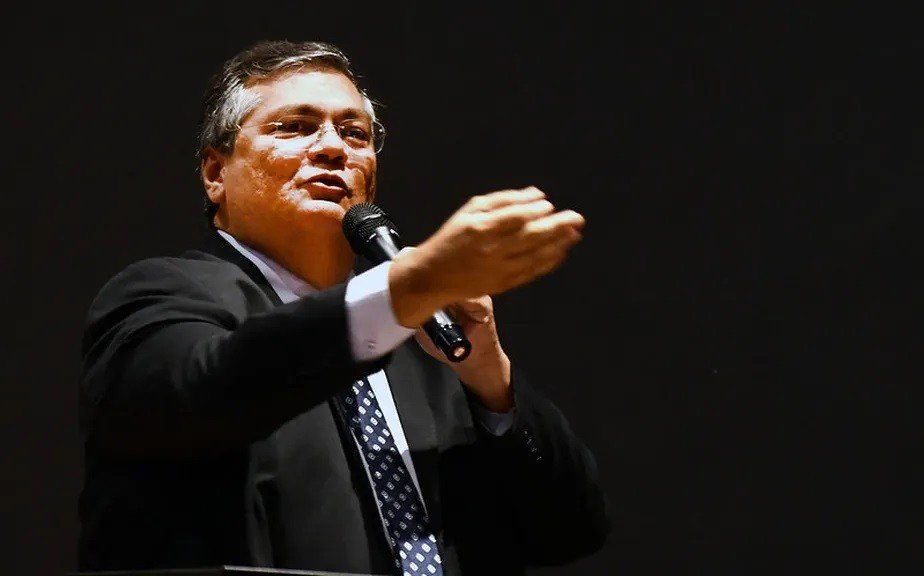 Criação da Guarda Nacional, asfixia a financiadores e vigilâncias às redes sociais: Flávio Dino prepara pacote anti-golpe