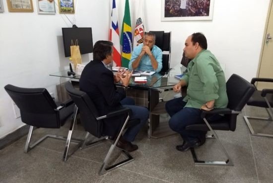 Durante visita de diretor executivo da TV Subaé, prefeito apresenta novas perspectivas para o município