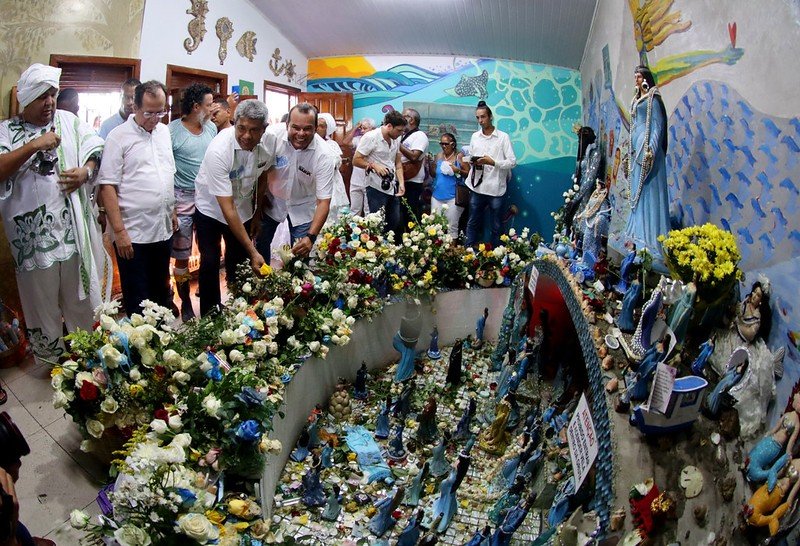 Governo do Estado produz balaio ecológico para Iemanjá; Jerônimo Rodrigues apela por cuidados com o meio ambiente