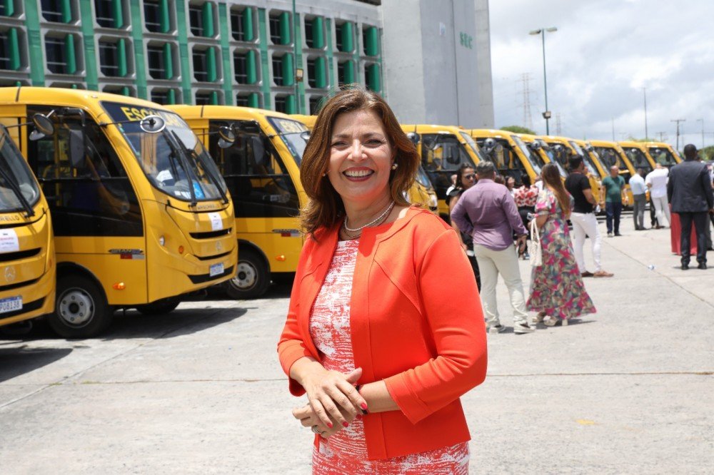 Secretária Adélia Pinheiro anuncia R$ 100 milhões de repasse aos municípios para o transporte escolar