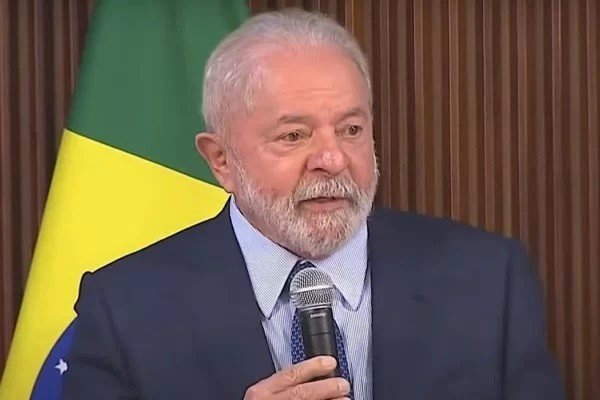 Lula faz crítica correta ao Banco Central, falta pedir ao Senado a demissão do 