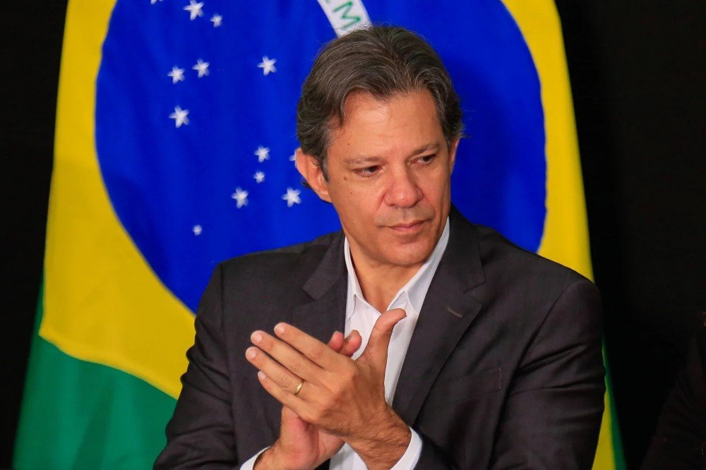 Haddad acompanha Lula sobre juros e fala da atual desarmonia entre política fiscal e monetária